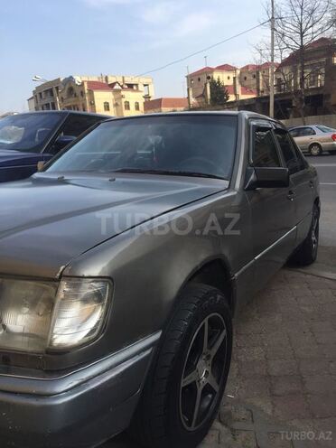 Mercedes E 250 1988, 450,000 km - 2.5 l - Bakı