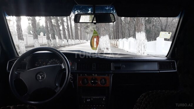 Mercedes 190 1993, 246,000 km - 2.0 l - Sumqayıt