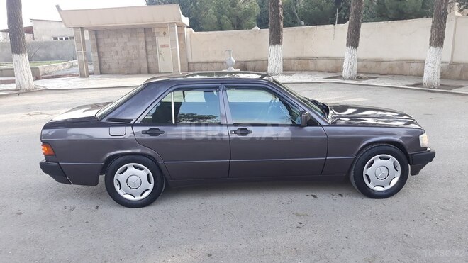Mercedes 190 1993, 246,000 km - 2.0 l - Sumqayıt
