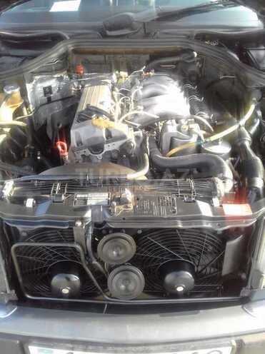 Mercedes E 250 1992, 305,000 km - 2.5 l - Bakı