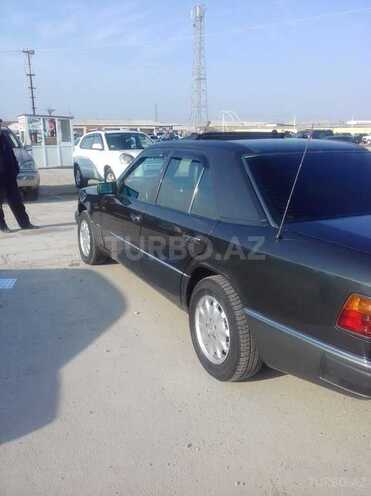 Mercedes E 250 1992, 305,000 km - 2.5 l - Bakı