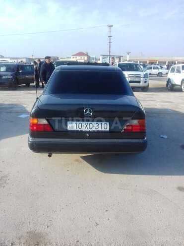 Mercedes E 250 1992, 305,000 km - 2.5 l - Bakı
