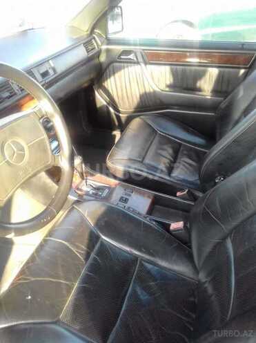 Mercedes E 250 1992, 305,000 km - 2.5 l - Bakı