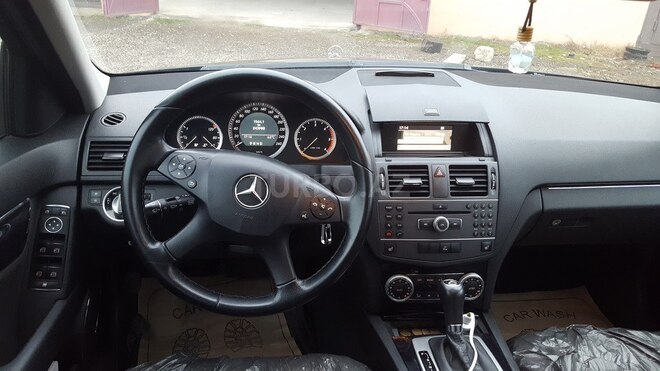 Mercedes C 220 2010, 243,980 km - 2.2 л - Qazax