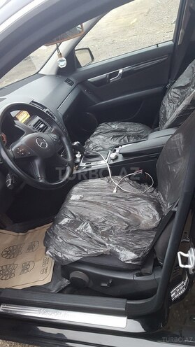 Mercedes C 220 2010, 243,980 km - 2.2 л - Qazax