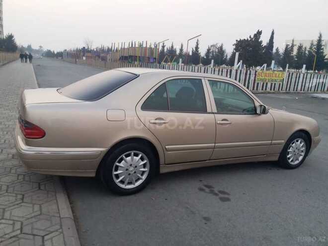 Mercedes E 220 2001, 370,000 km - 2.2 l - Zaqatala