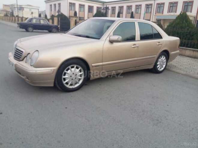 Mercedes E 220 2001, 370,000 km - 2.2 l - Zaqatala