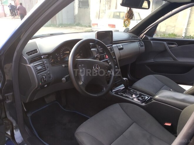 Mercedes E 220 2001, 350,000 km - 2.2 л - Bakı