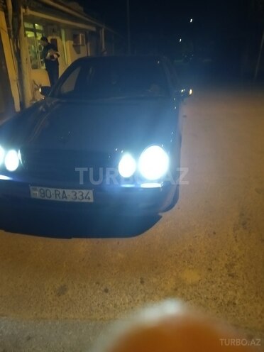 Mercedes E 220 2001, 350,000 km - 2.2 л - Bakı