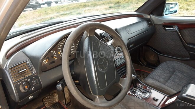 Mercedes C 220 1995, 215,500 km - 2.2 l - Bakı