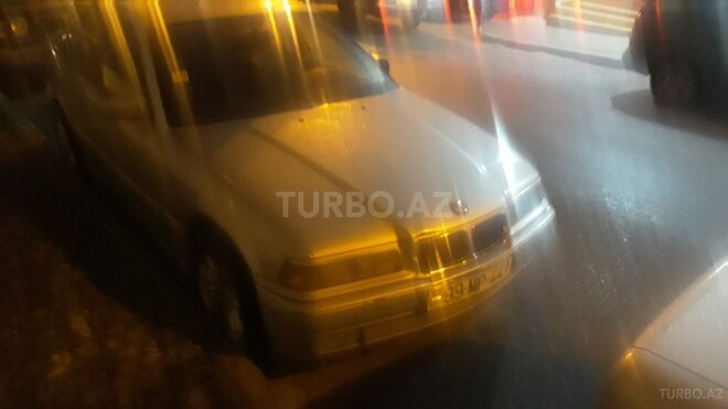 BMW 320 1995, 405,000 km - 0.2 л - Bakı