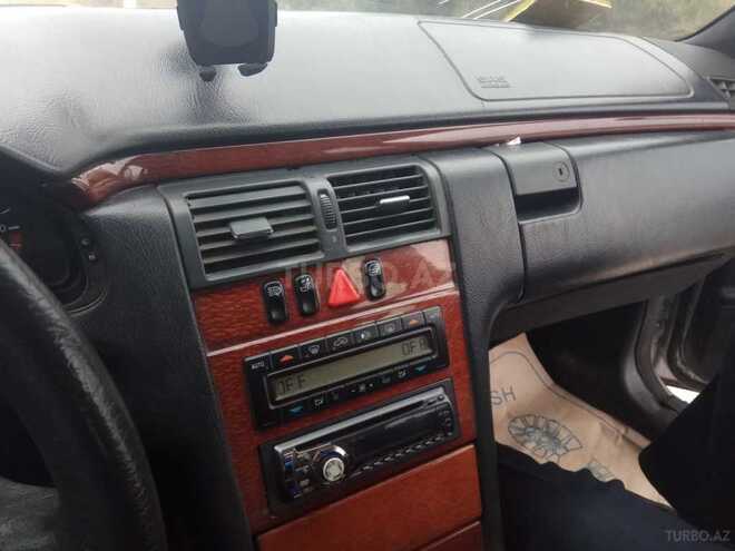 Mercedes E 230 1997, 390,000 km - 2.3 л - Bakı