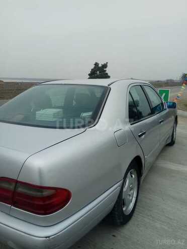 Mercedes E 230 1997, 390,000 km - 2.3 л - Bakı