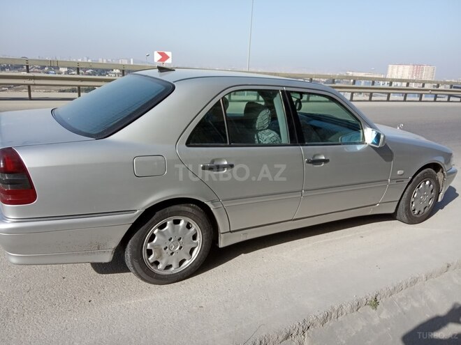 Mercedes C 240 2000, 333,000 km - 2.4 l - Bakı