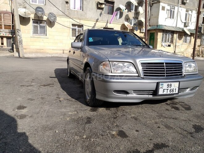 Mercedes C 200 2000, 122,000 km - 2.0 l - Xırdalan