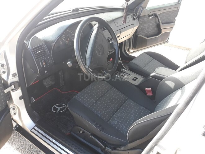 Mercedes C 220 1995, 318,814 km - 2.2 l - Şamaxı