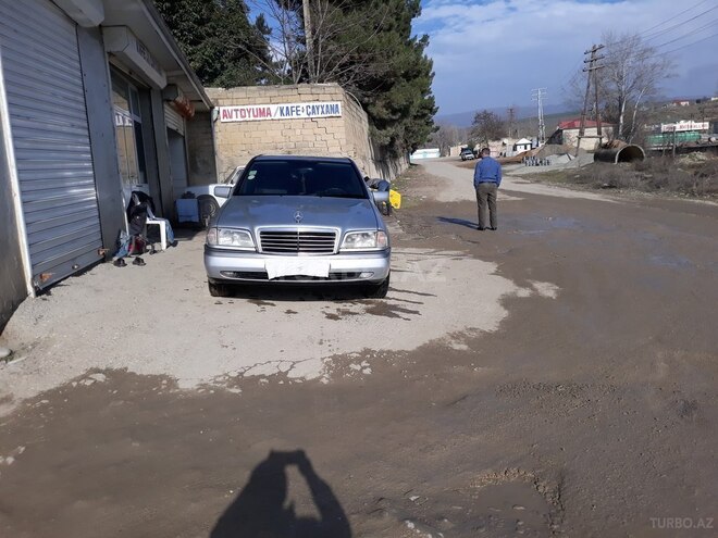 Mercedes C 220 1995, 318,814 km - 2.2 l - Şamaxı