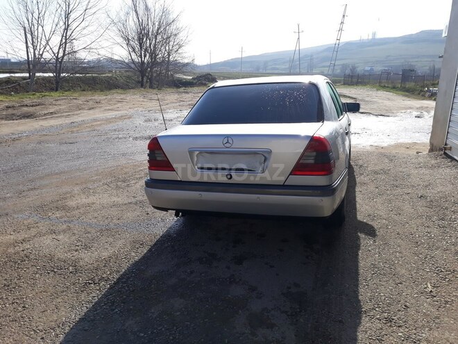 Mercedes C 220 1995, 318,814 km - 2.2 l - Şamaxı