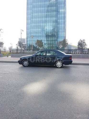 Mercedes C 220 2000, 300,000 km - 2.2 l - Bakı
