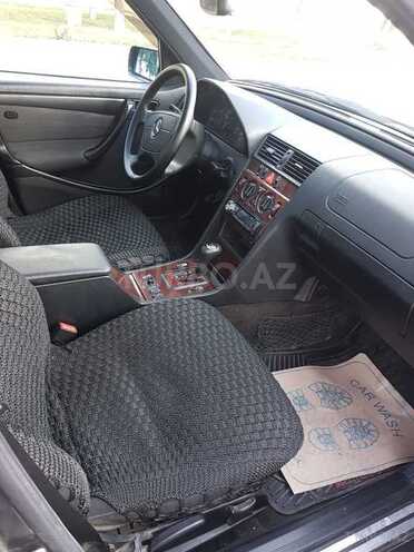 Mercedes C 220 2000, 300,000 km - 2.2 l - Bakı