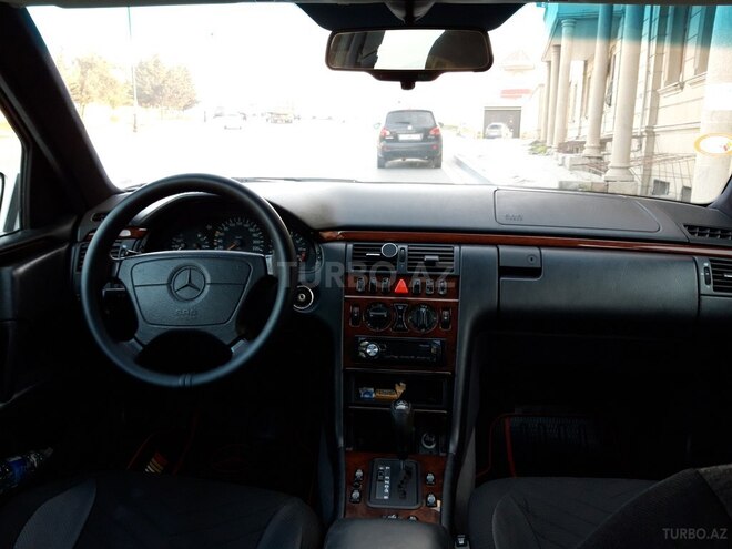 Mercedes E 230 1996, 366,109 km - 2.3 l - Bakı