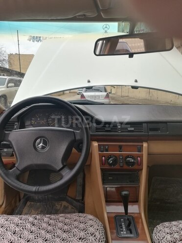 Mercedes E 230 1991, 335,682 km - 2.3 l - Bakı