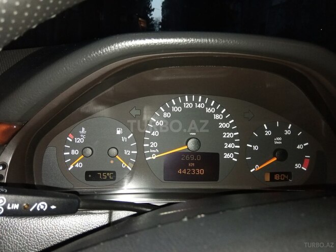 Mercedes E 270 2002, 442,330 km - 2.7 l - Bakı