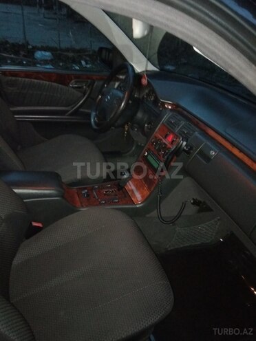 Mercedes E 270 2002, 442,330 km - 2.7 l - Bakı