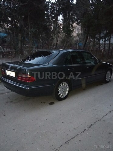 Mercedes E 270 2002, 442,330 km - 2.7 l - Bakı