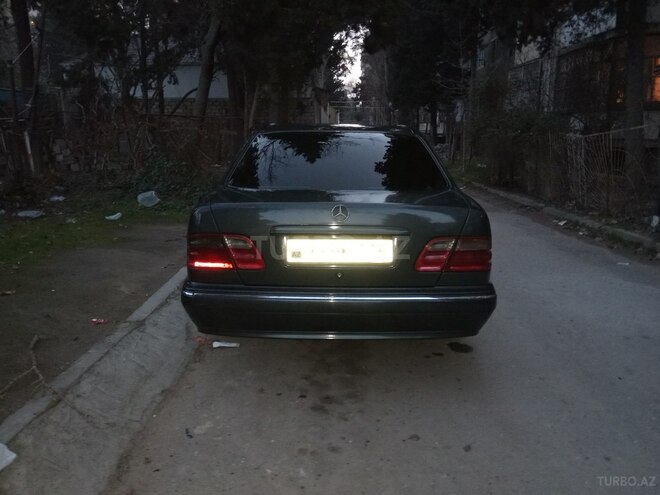 Mercedes E 270 2002, 442,330 km - 2.7 l - Bakı