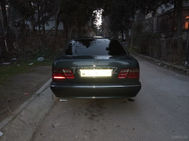 Mercedes E 270 2002, 442,330 km - 2.7 l - Bakı