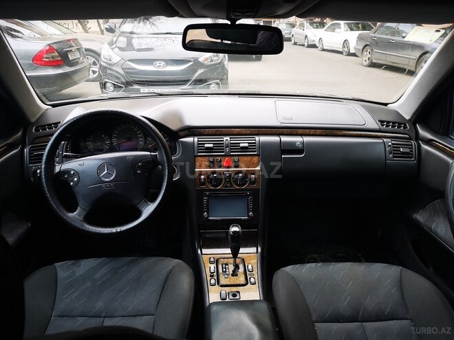 Mercedes E 220 1999, 330,750 km - 2.2 л - Bakı
