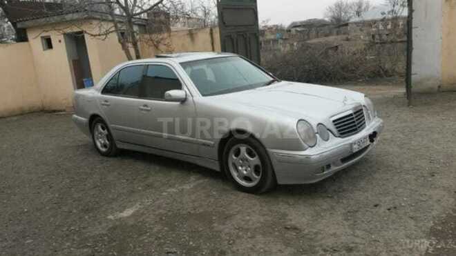 Mercedes E 270 1999, 281,000 km - 2.7 l - Gəncə