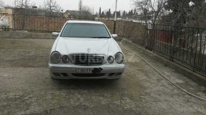 Mercedes E 270 1999, 281,000 km - 2.7 l - Gəncə
