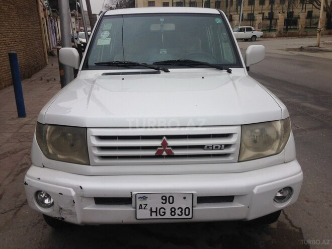 Mitsubishi Pajero io 1999, 320,000 km - 1.8 l - Bakı