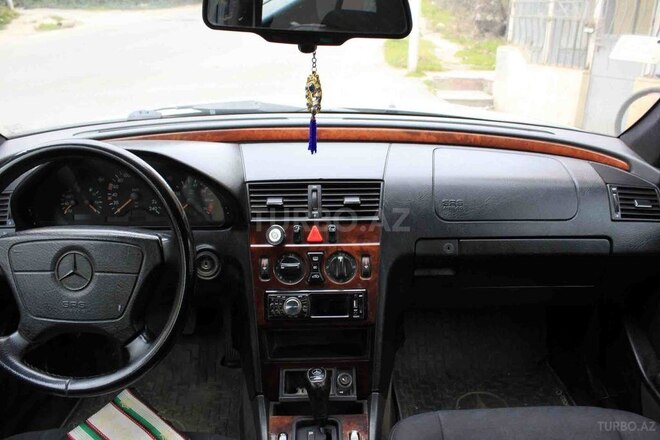Mercedes C 220 1996, 286,000 km - 2.2 l - Bakı