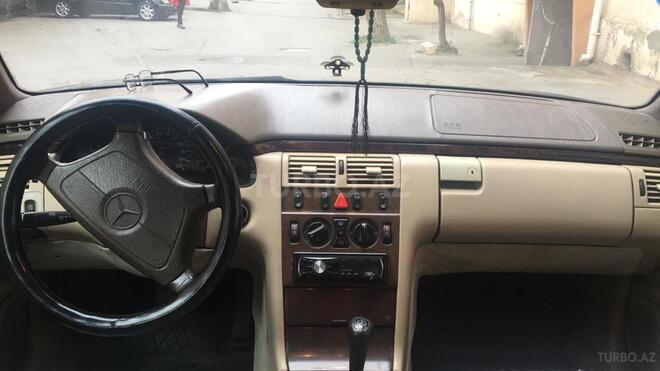 Mercedes E 220 1996, 450,000 km - 2.2 л - Masallı