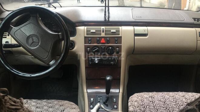 Mercedes E 220 1996, 450,000 km - 2.2 л - Masallı