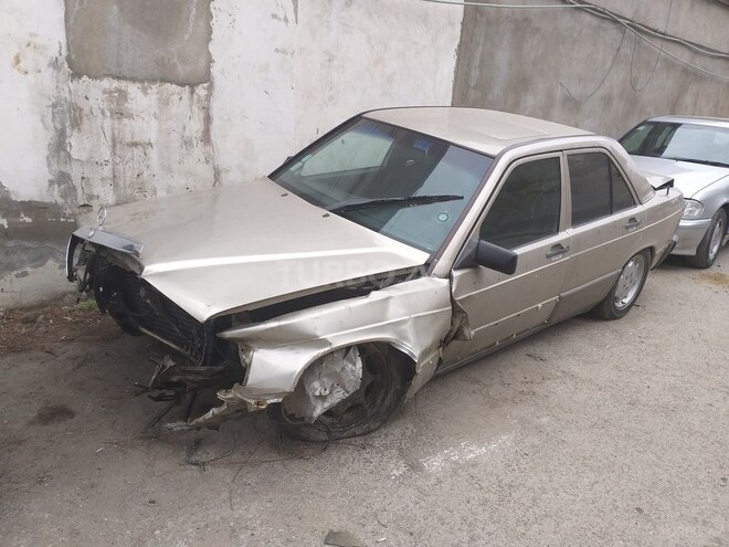 Mercedes 190 1990, 243,667 km - 2.0 l - Bakı