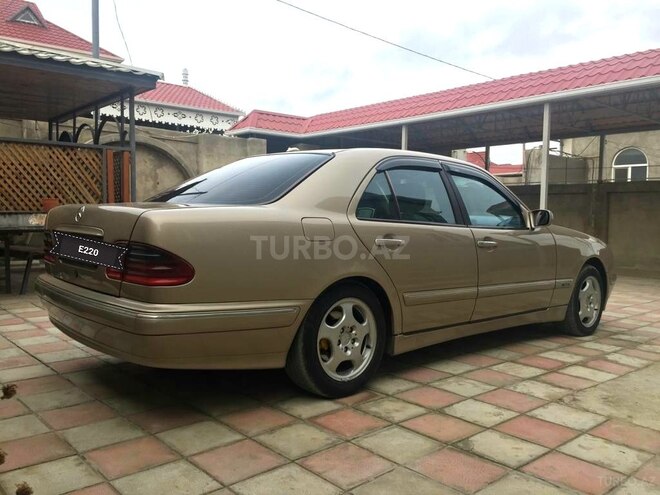 Mercedes E 220 2000, 276,000 km - 2.2 l - Bakı