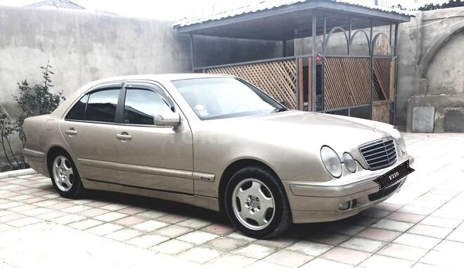 Mercedes E 220 2000, 276,000 km - 2.2 l - Bakı