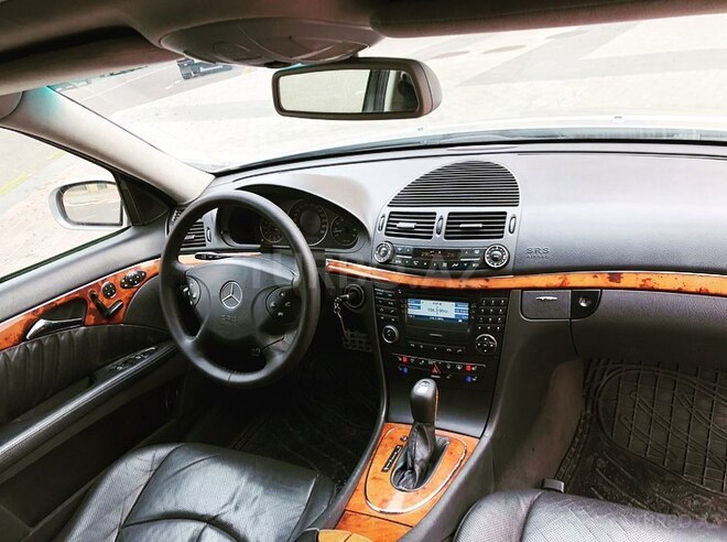 Mercedes E 320 2002, 232,000 km - 3.2 л - Bakı