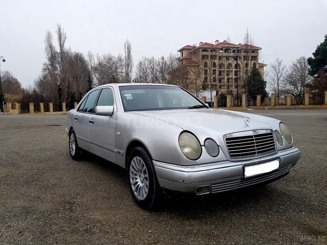 Mercedes E 230 1996, 318,700 km - 2.3 l - Yevlax