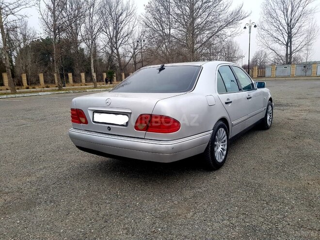 Mercedes E 230 1996, 318,700 km - 2.3 l - Yevlax