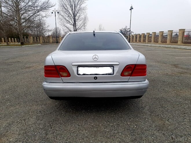 Mercedes E 230 1996, 318,700 km - 2.3 l - Yevlax