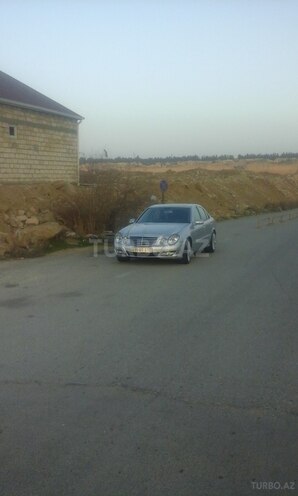 Mercedes E 320 2002, 286,000 km - 3.0 l - Salyan
