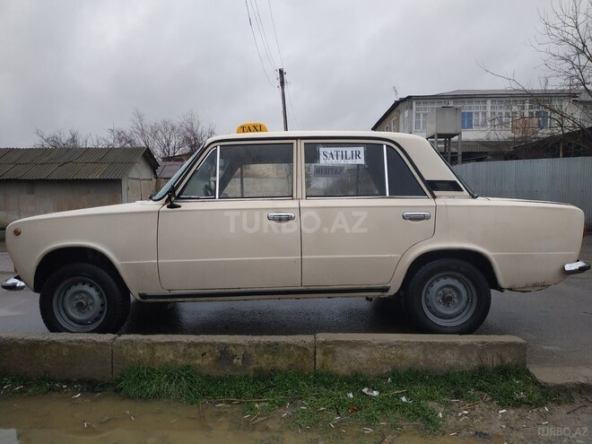 LADA (VAZ) 21011 1978, 350,200 km - 1.3 l - Ucar