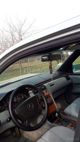 Mercedes E 240 1998, 314,000 km - 2.4 l - Beyləqan