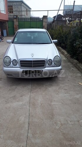 Mercedes E 240 1998, 314,000 km - 2.4 l - Beyləqan