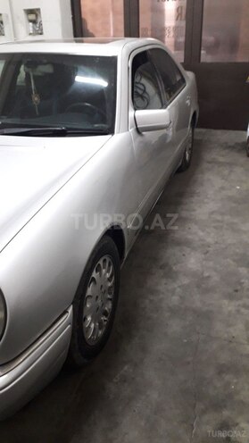 Mercedes E 230 1995, 334,000 km - 0.2 l - Gəncə